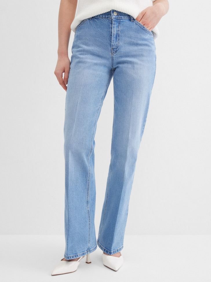 Джинсы расклешенные