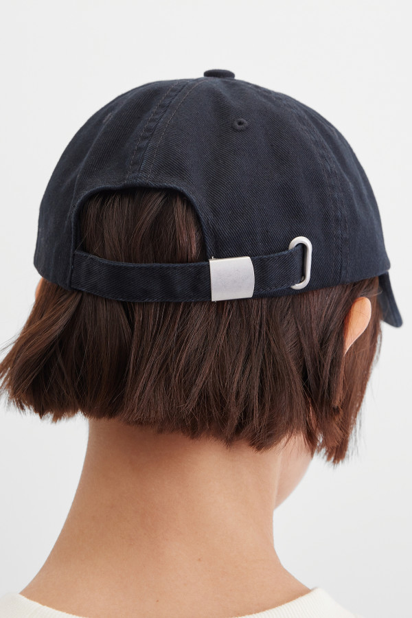 Кепка с вышивкой