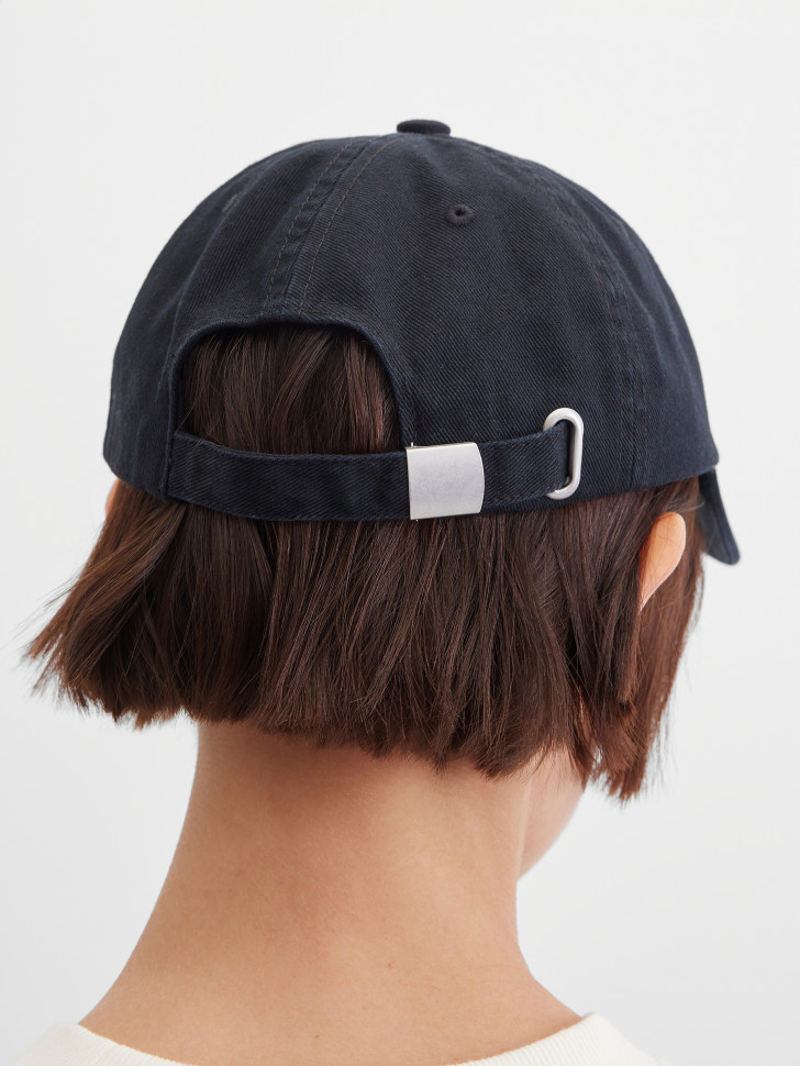 Кепка с вышивкой