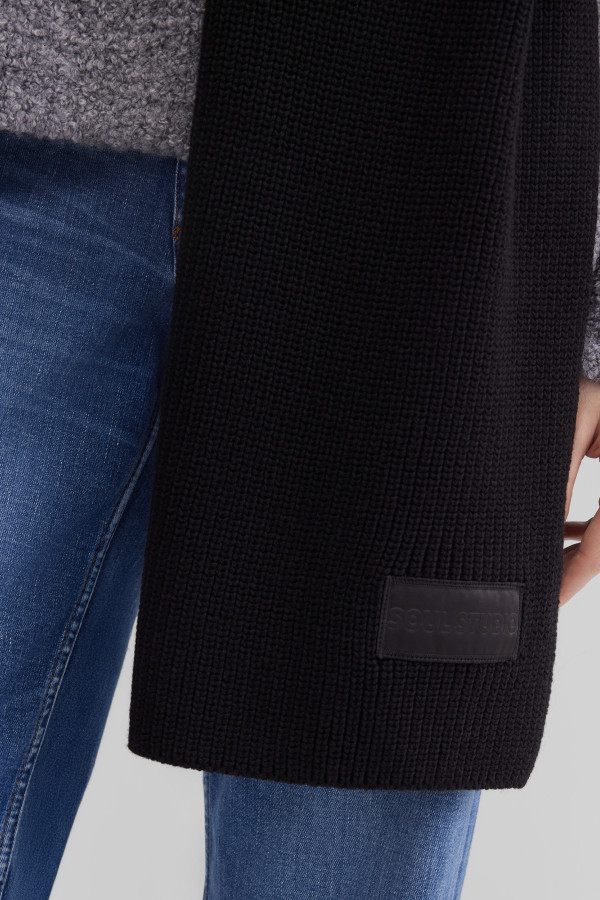 Шарф вязаный