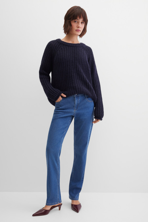 Джинсы зауженные