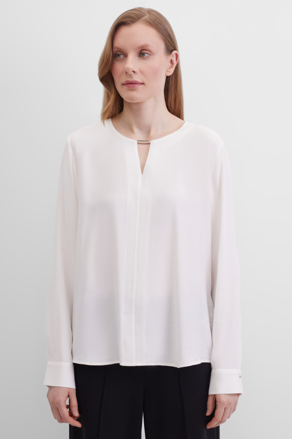 Блузка свободного кроя с длинными рукавами