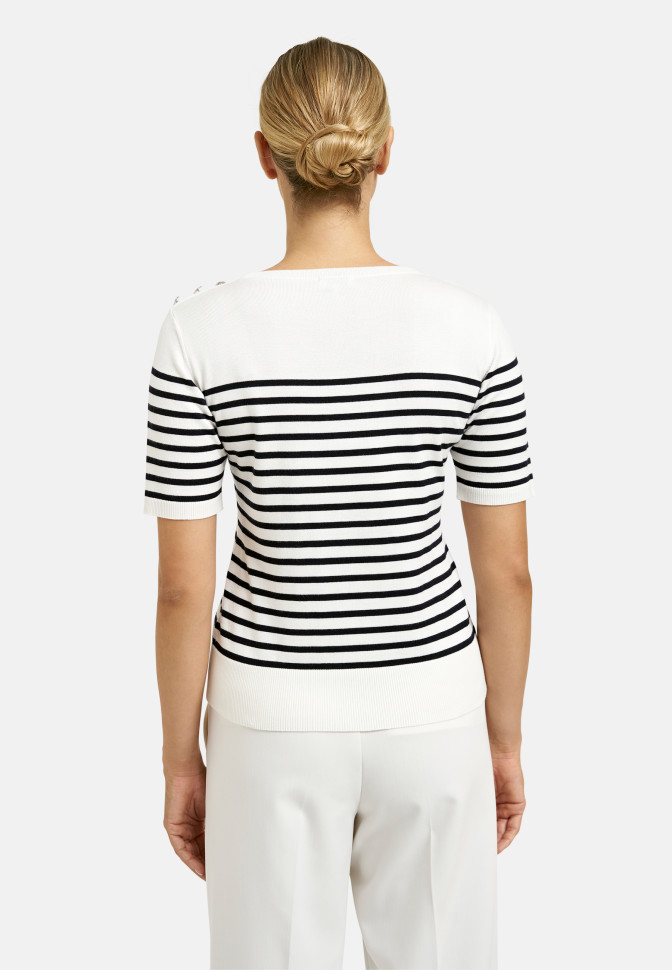 Джемпер в полоску