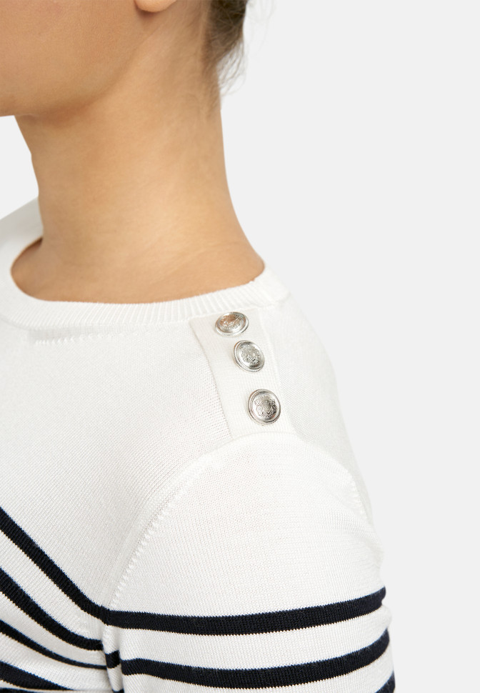 Джемпер в полоску