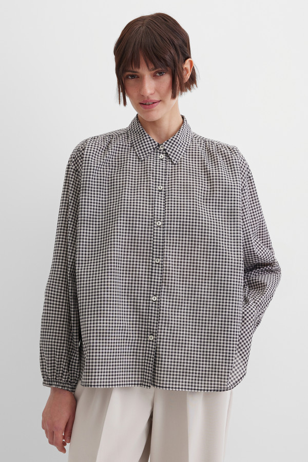 Блузка в клетку