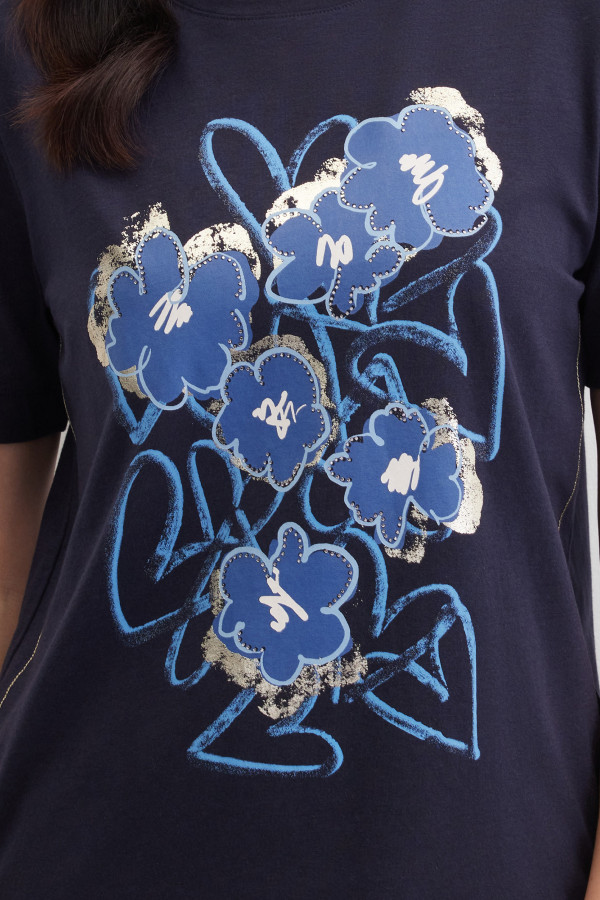 Футболка с цветочным принтом