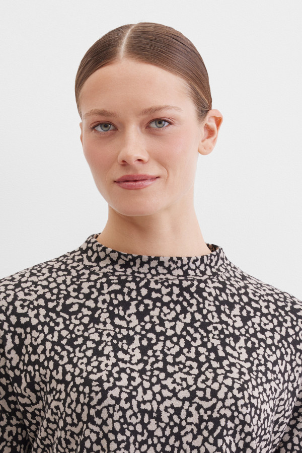 Джемпер с леопардовым принтом