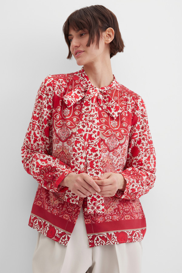 Блузка с цветочным принтом