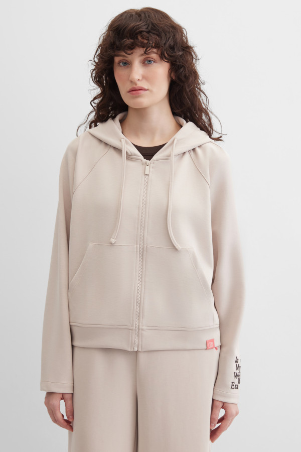 Толстовка с капюшоном