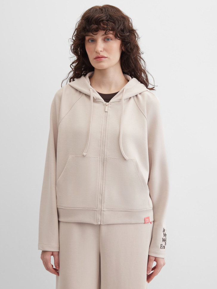 Толстовка с капюшоном