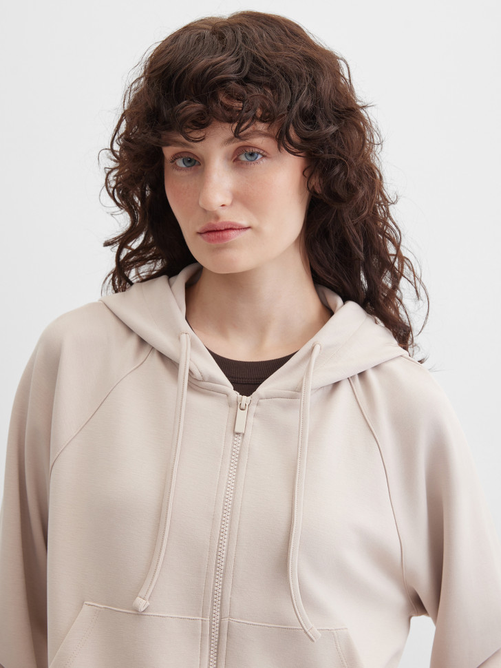 Толстовка с капюшоном