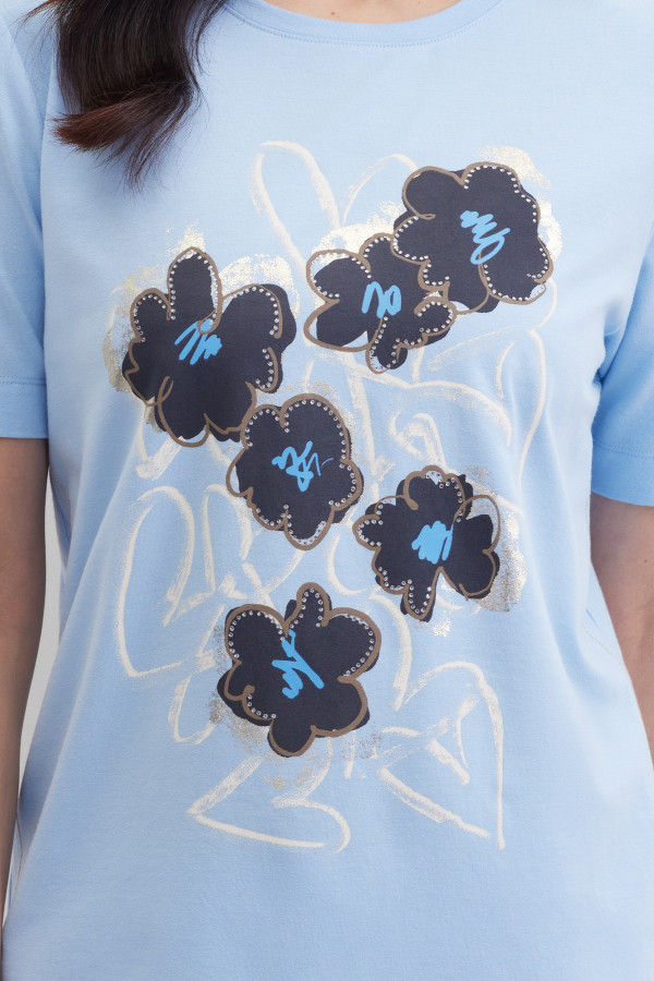 Футболка с цветочным принтом