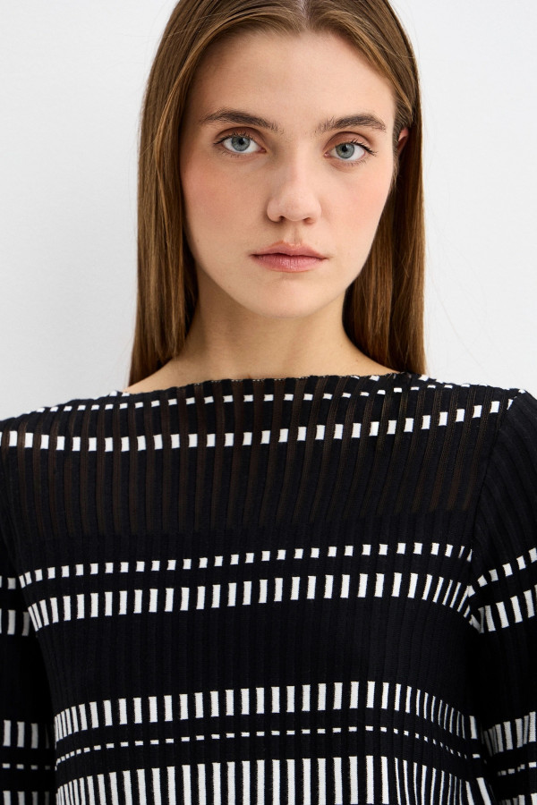 Джемпер в полоску прямого кроя