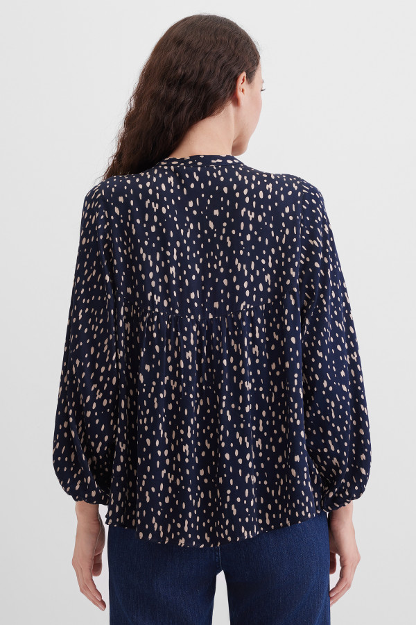 Блузка в горошек