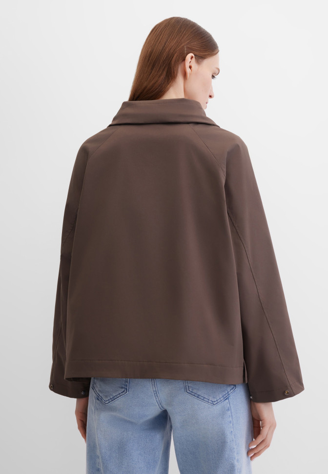 Куртка-ветровка с капюшоном