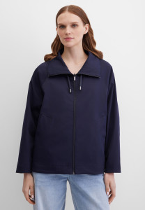 Куртка-ветровка с капюшоном