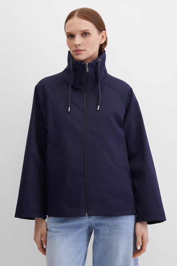 Куртка-ветровка с капюшоном