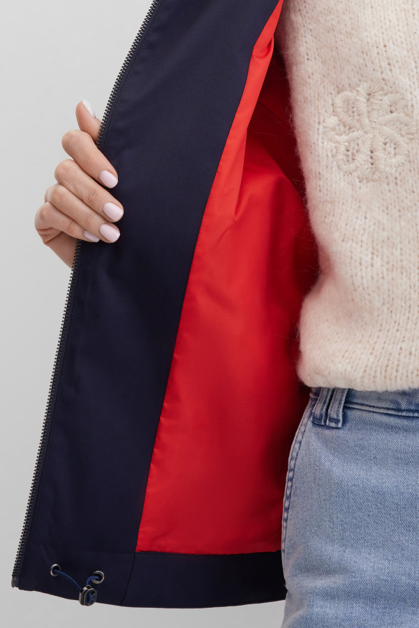 Куртка-ветровка с капюшоном