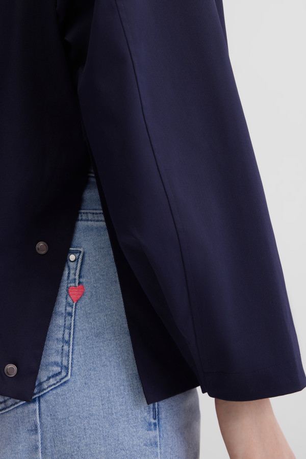 Куртка-ветровка с капюшоном