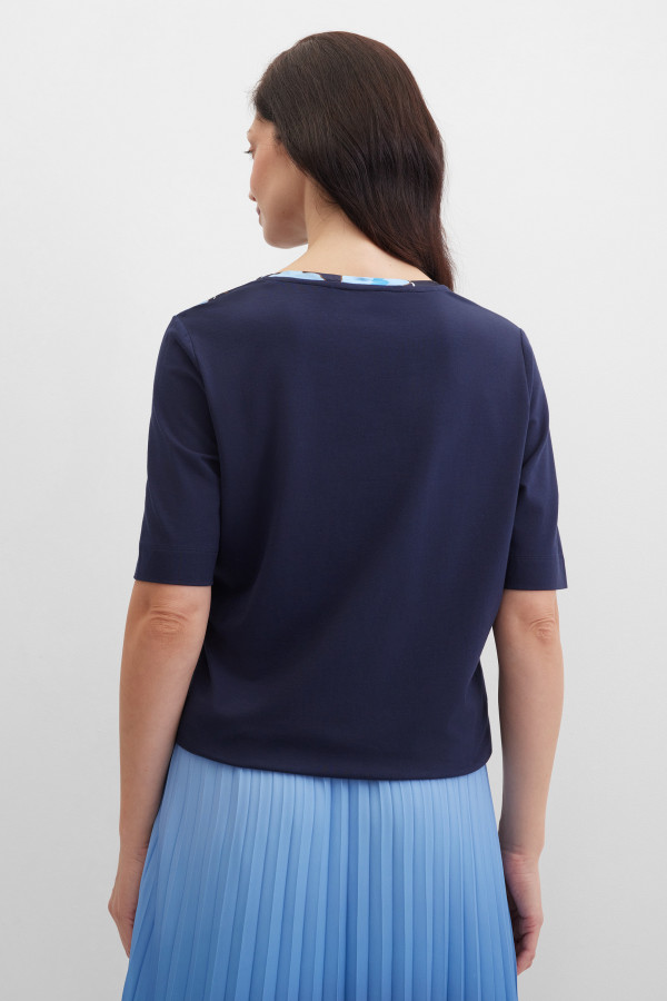 Футболка с цветочным принтом