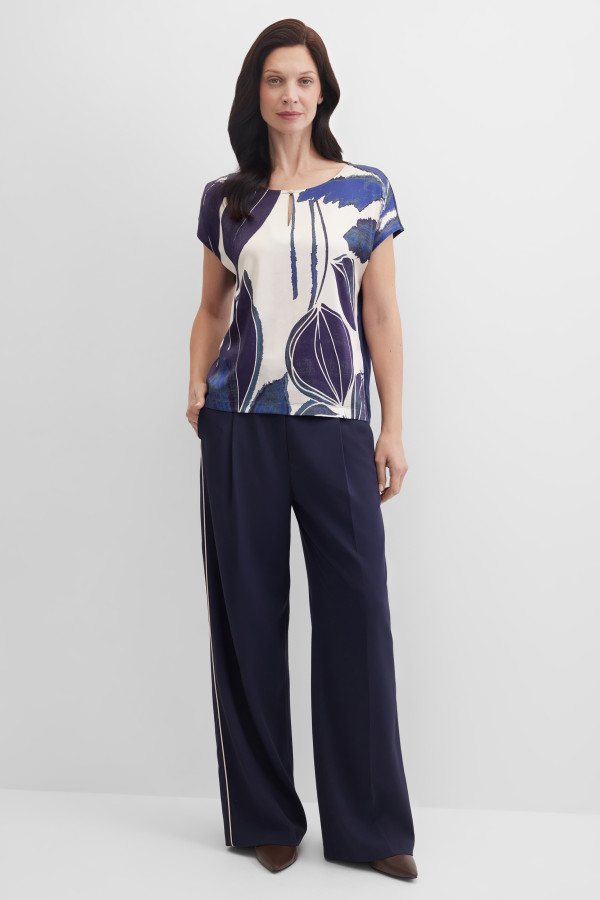 Футболка с абстрактным принтом