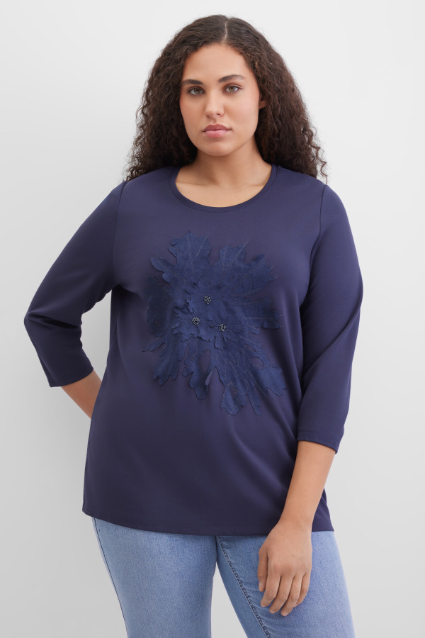 Лонгслив с вышивкой