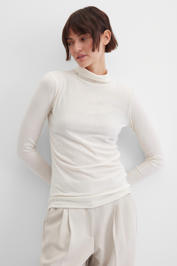 Водолазка в рубчик