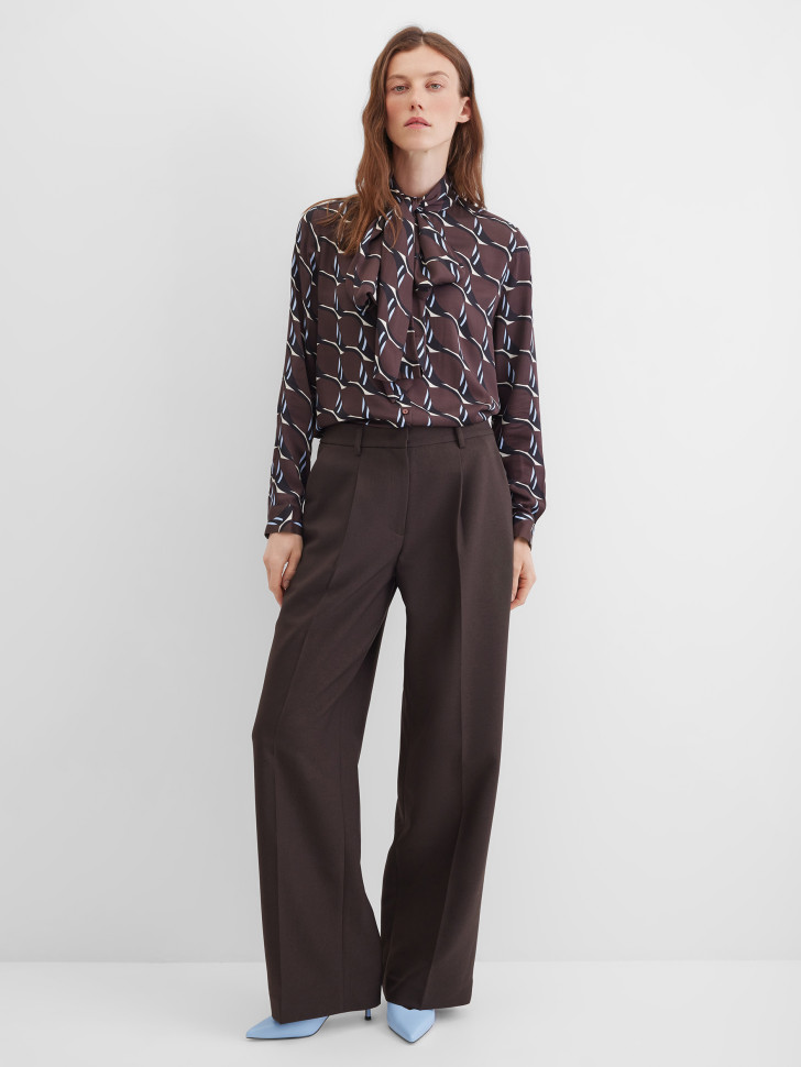 Брюки широкие с защипами