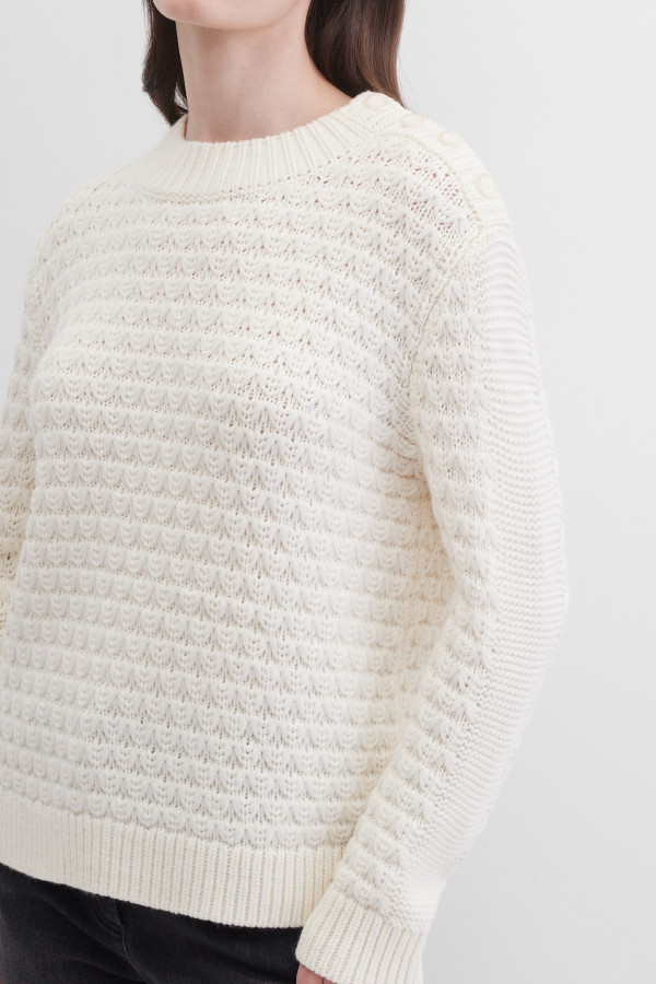 Свитер с воротником-стойкой