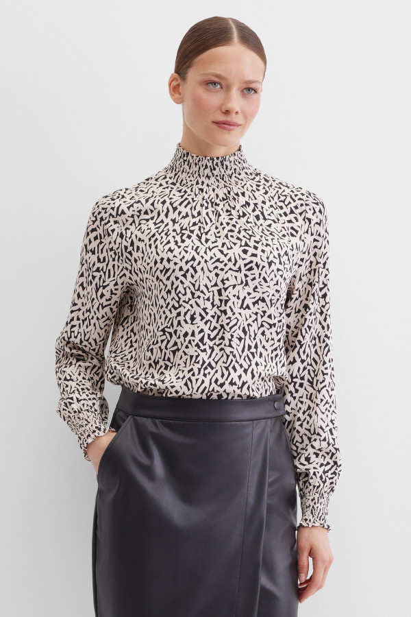 Блуза свободного кроя