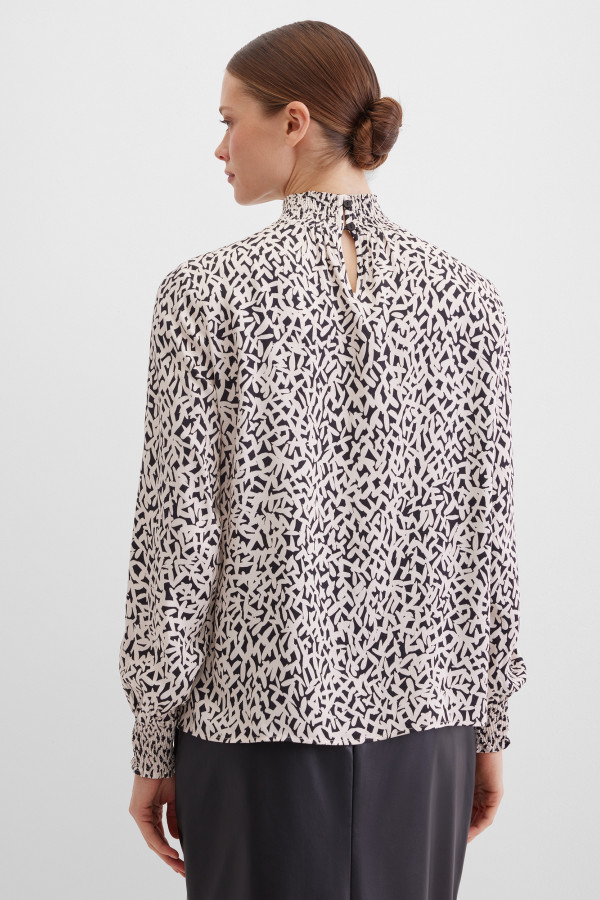 Блуза свободного кроя