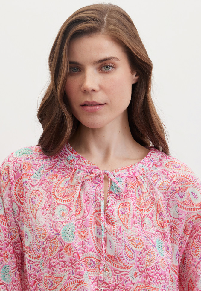 Блузка с принтом пейсоли