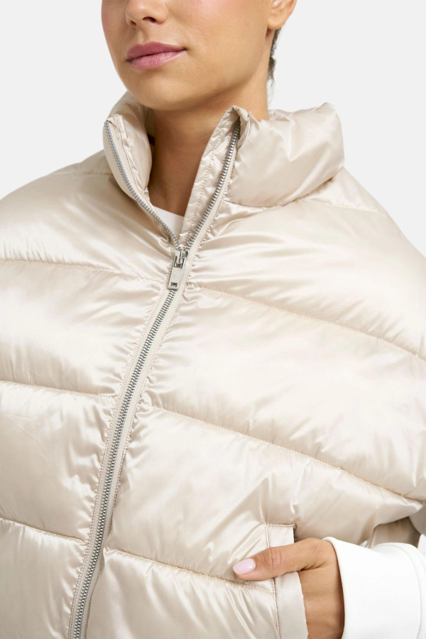 Жилет стеганый на молнии