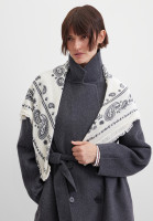 Платок с бахромой