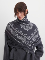 Платок с бахромой