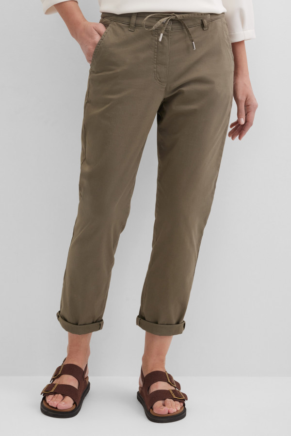 Брюки чинос зауженные