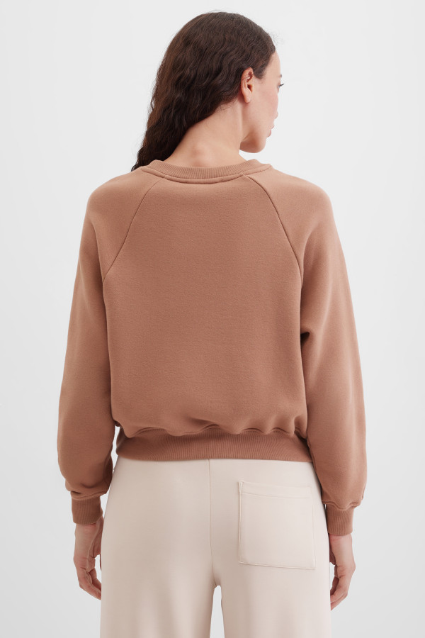 Свитшот укороченный