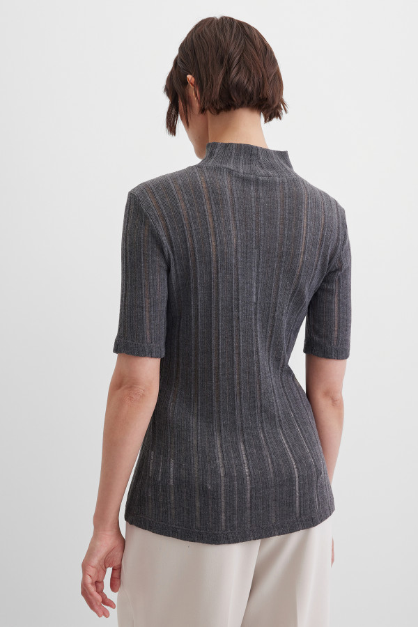 Джемпер из вискозы