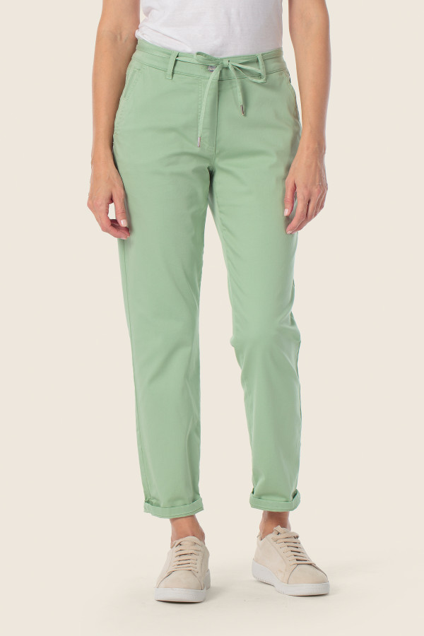 Брюки чинос зауженные