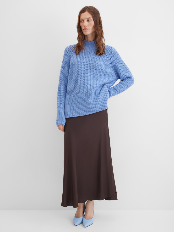 Свитер с разрезами сбоку