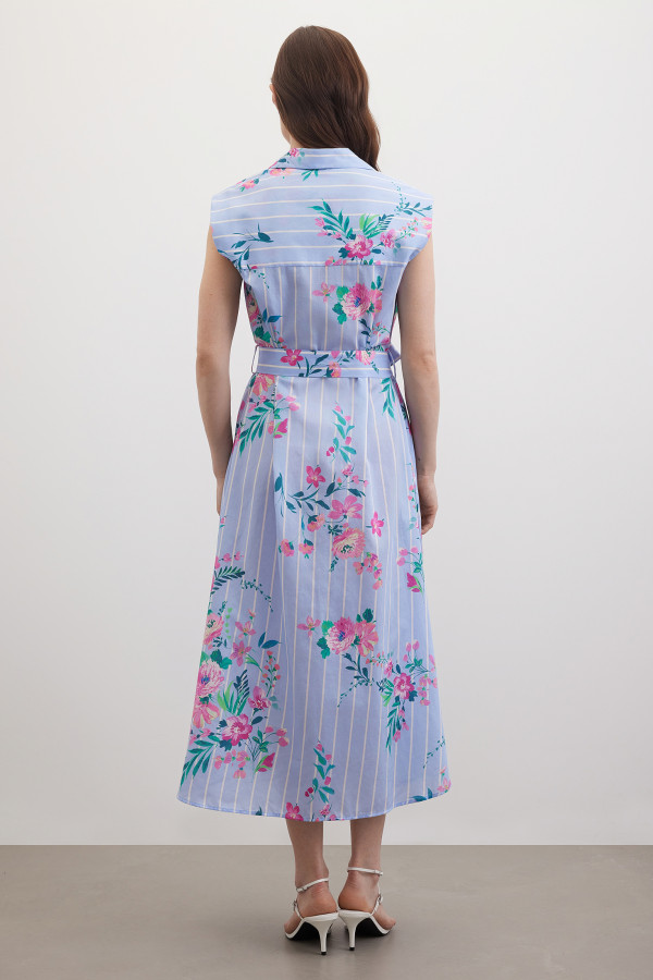 Платье-рубашка миди без рукавов с поясом с принтом