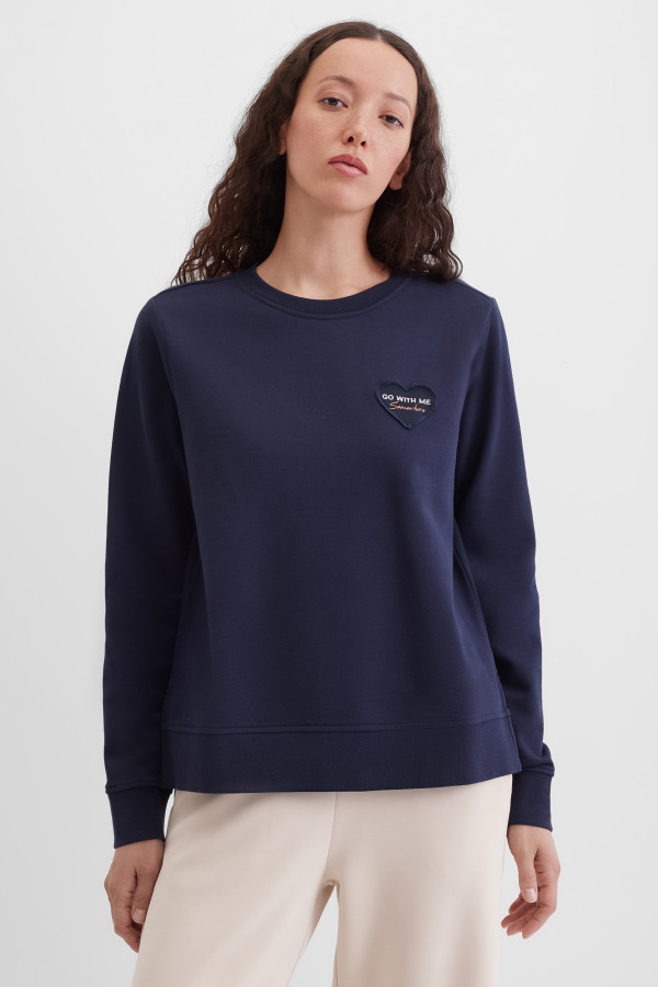 Свитшот с нашивкой