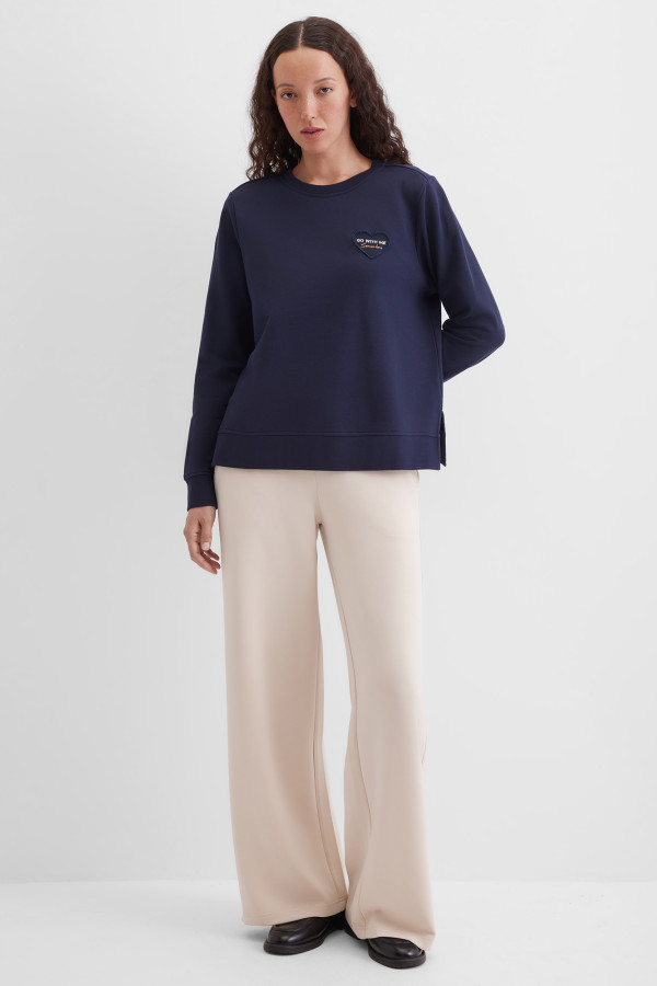 Свитшот с нашивкой