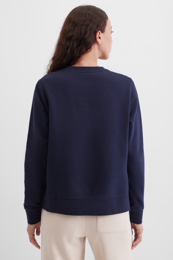 Свитшот с нашивкой