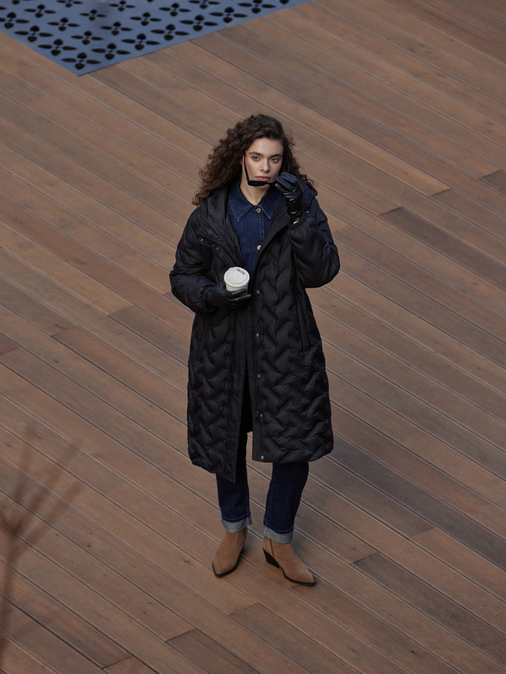Пальто стеганое с капюшоном