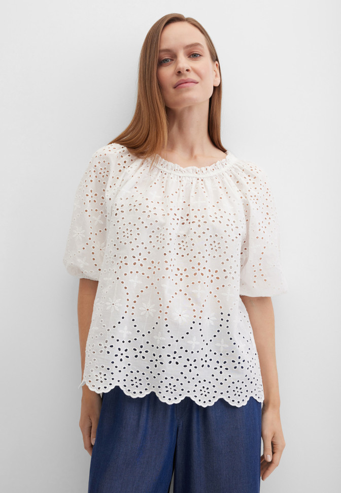 Блузка с вышивкой ришелье