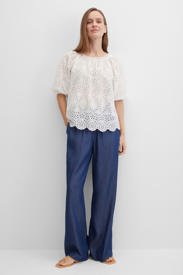 Блузка с вышивкой ришелье