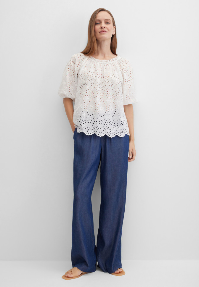 Блузка с вышивкой ришелье